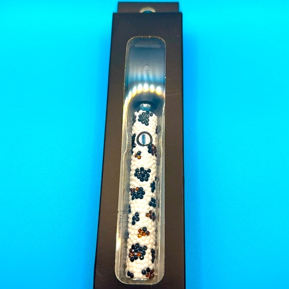 Cow Print Rhinestone 510 Threaded Battery - Picture 4 of 4